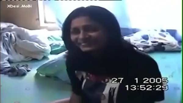 Tight Indian babe close up